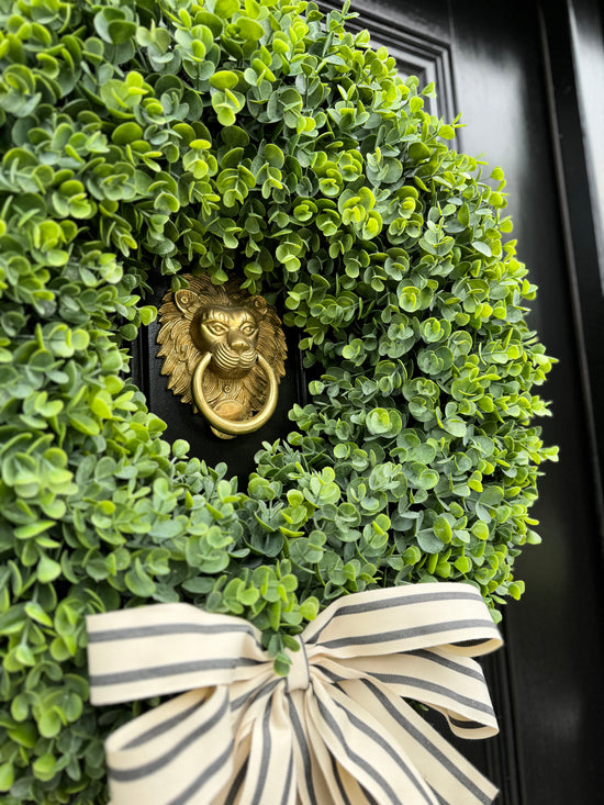 Load image into Gallery viewer, Faux Boxwood Wreath
