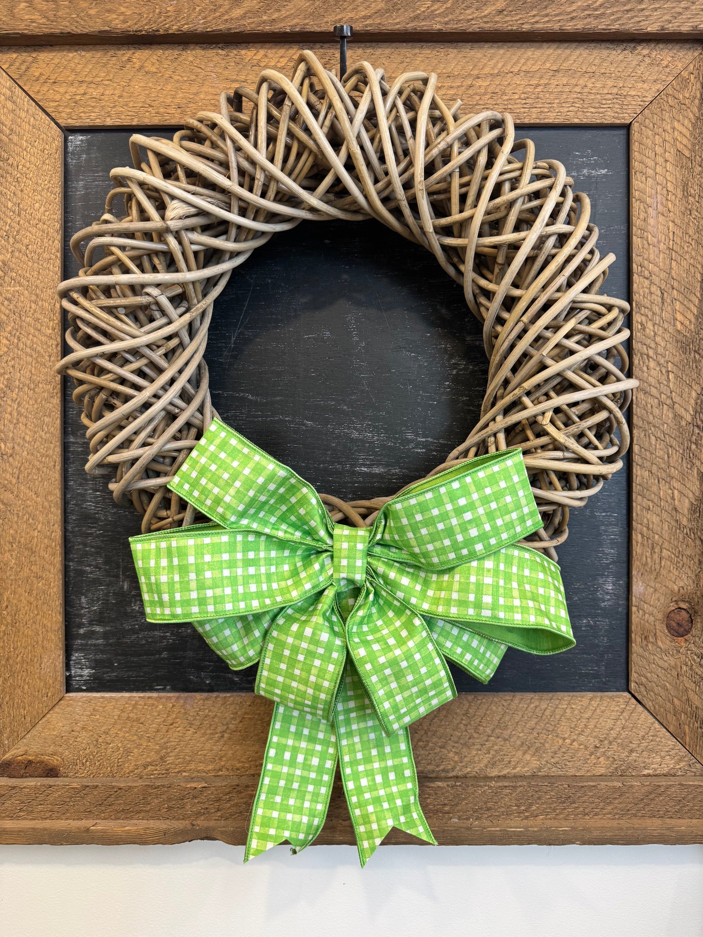 Wicker wreath with Bow