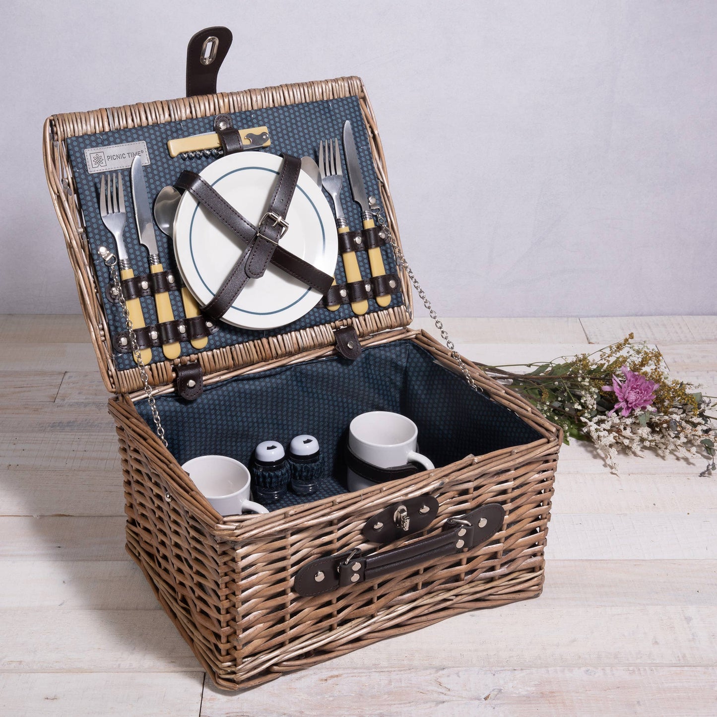 Catalina Picnic Basket: Navy Blue with Beige Pattern