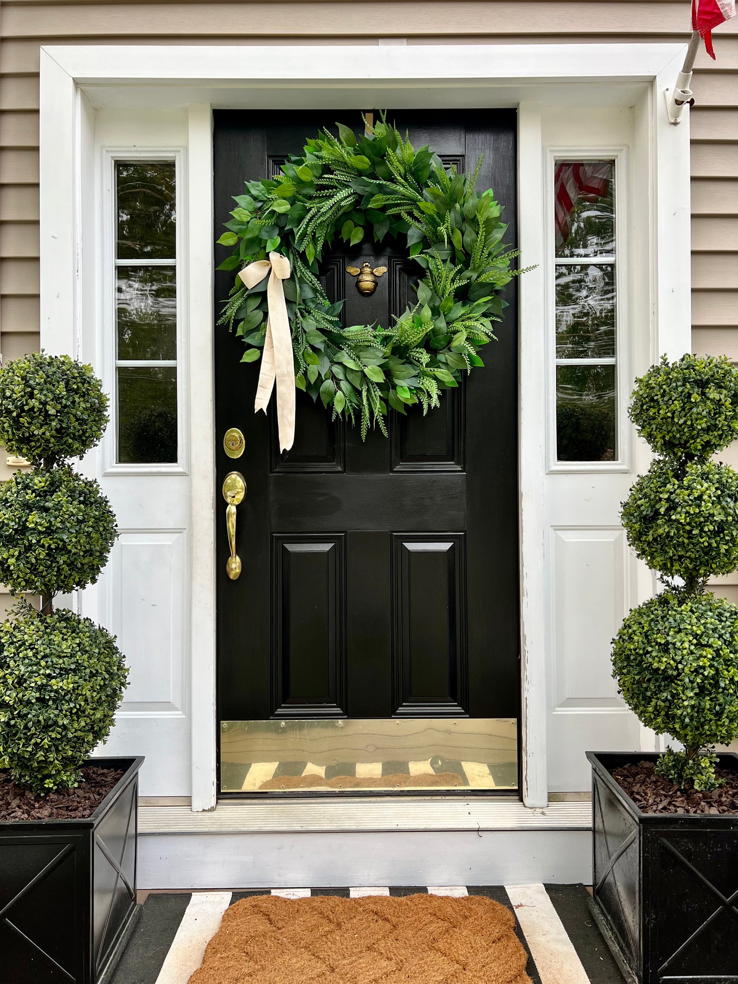 Load image into Gallery viewer, Ficus and Fern Wreath with Mix and Match Bows
