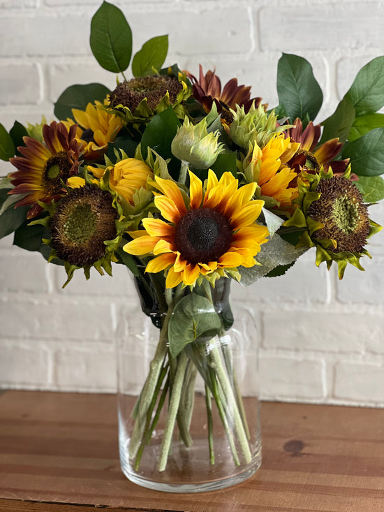 Load image into Gallery viewer, Sunflower Bouquet
