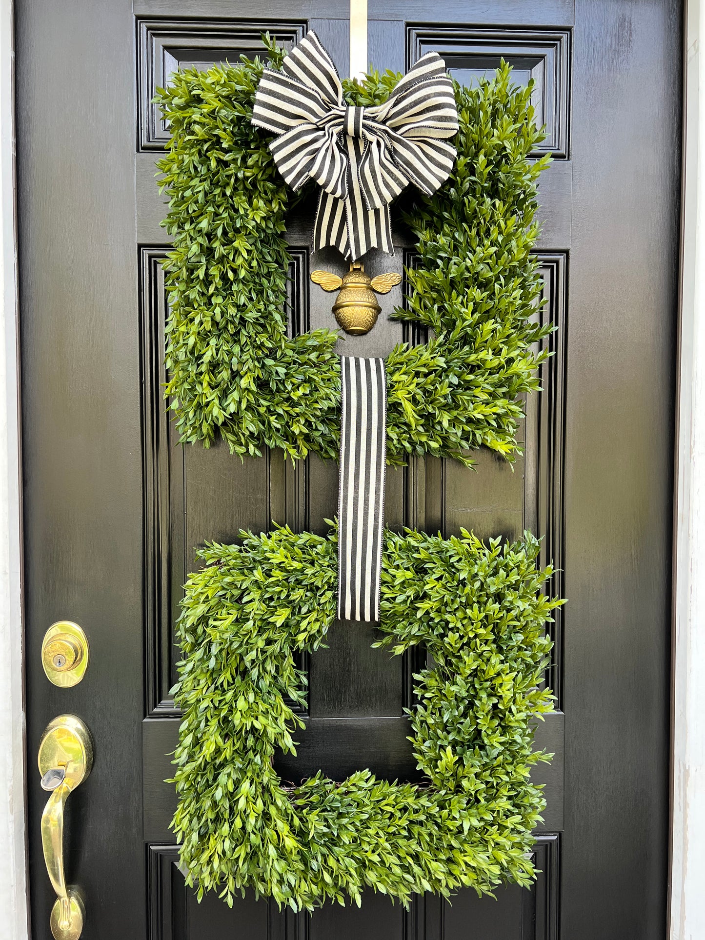 The Square Classic Boxwood Wreath (single or double)