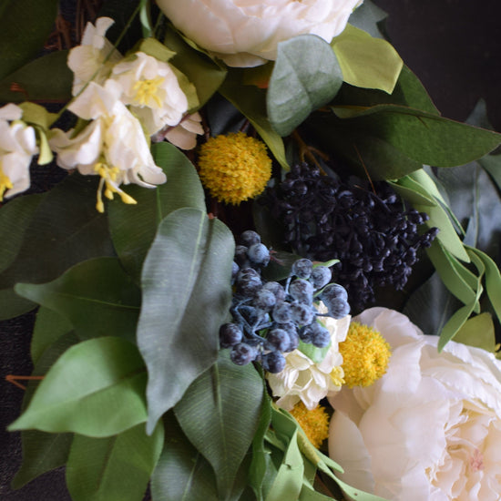 BEST-SELLER: The Mountainside Wreath