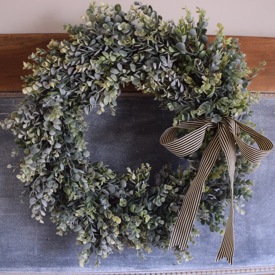 Boxwood Wreath with Mix and Match Bows