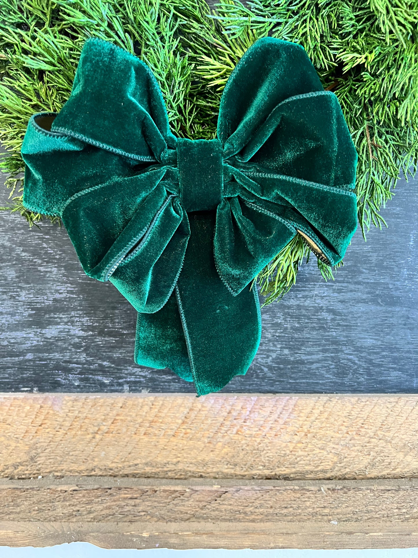 Clip-on bows
