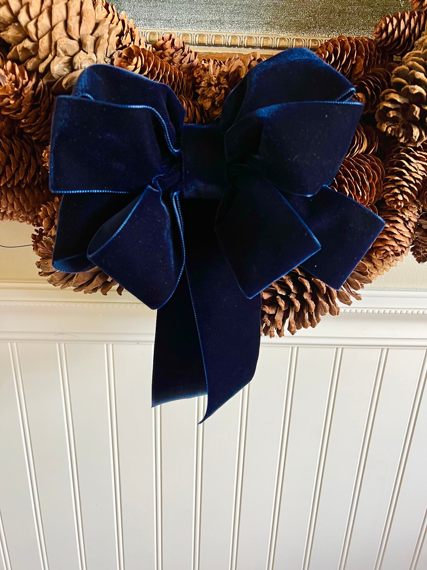 Clip-on bows