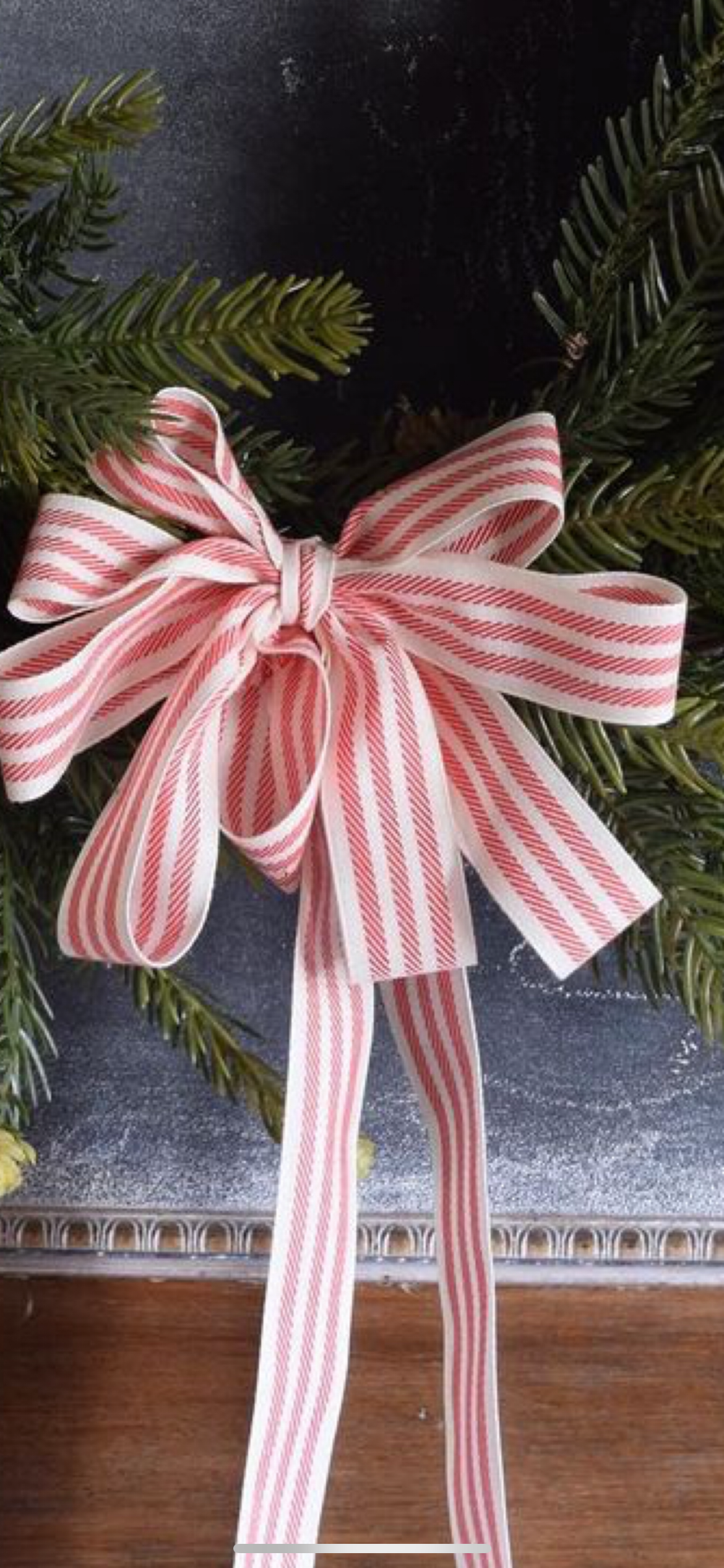 Clip-on bows